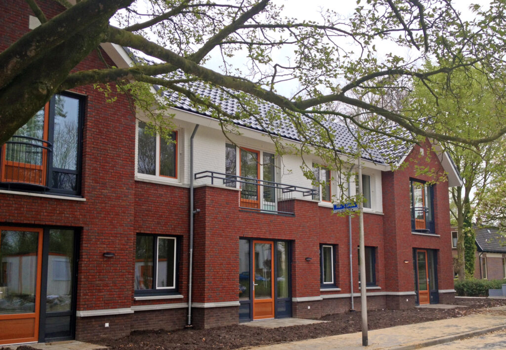 Passiefhuis certificering: zorgappartementen in Vroomshoop - zeer energiezuinig en lowtech