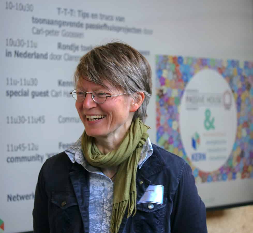 KERN is recent als affiliate-partner toegetreden tot de international Passive House Association, iPHA. Via het online-platform Connect Expert plus biedt KERN als iPHA zusterorganisatie een betere verbinding met de wereldwijde ontwikkelingen van passief bouwen renoveren. Hiermee ondersteunt KERN passiefhuis-professionals met energiezuinig, betaalbaar en integraal ontwerpen en bouwen. Lowtech.