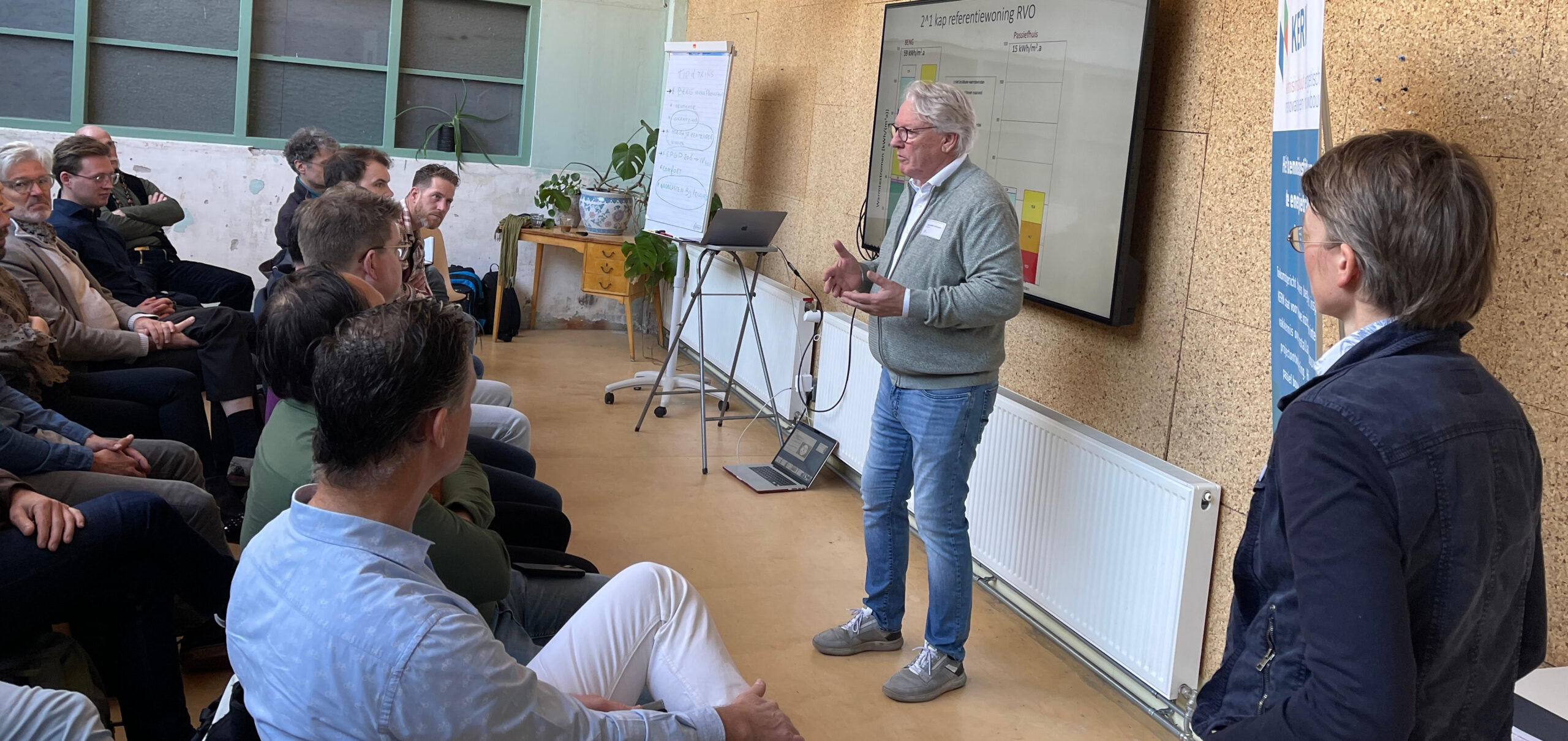 KERN is recent als affiliate-partner toegetreden tot de international Passive House Association, iPHA. Via het online-platform Connect Expert plus biedt KERN als iPHA zusterorganisatie een betere verbinding met de wereldwijde ontwikkelingen van passief bouwen renoveren. Hiermee ondersteunt KERN passiefhuis-professionals met energiezuinig, betaalbaar en integraal ontwerpen en bouwen. Lowtech.