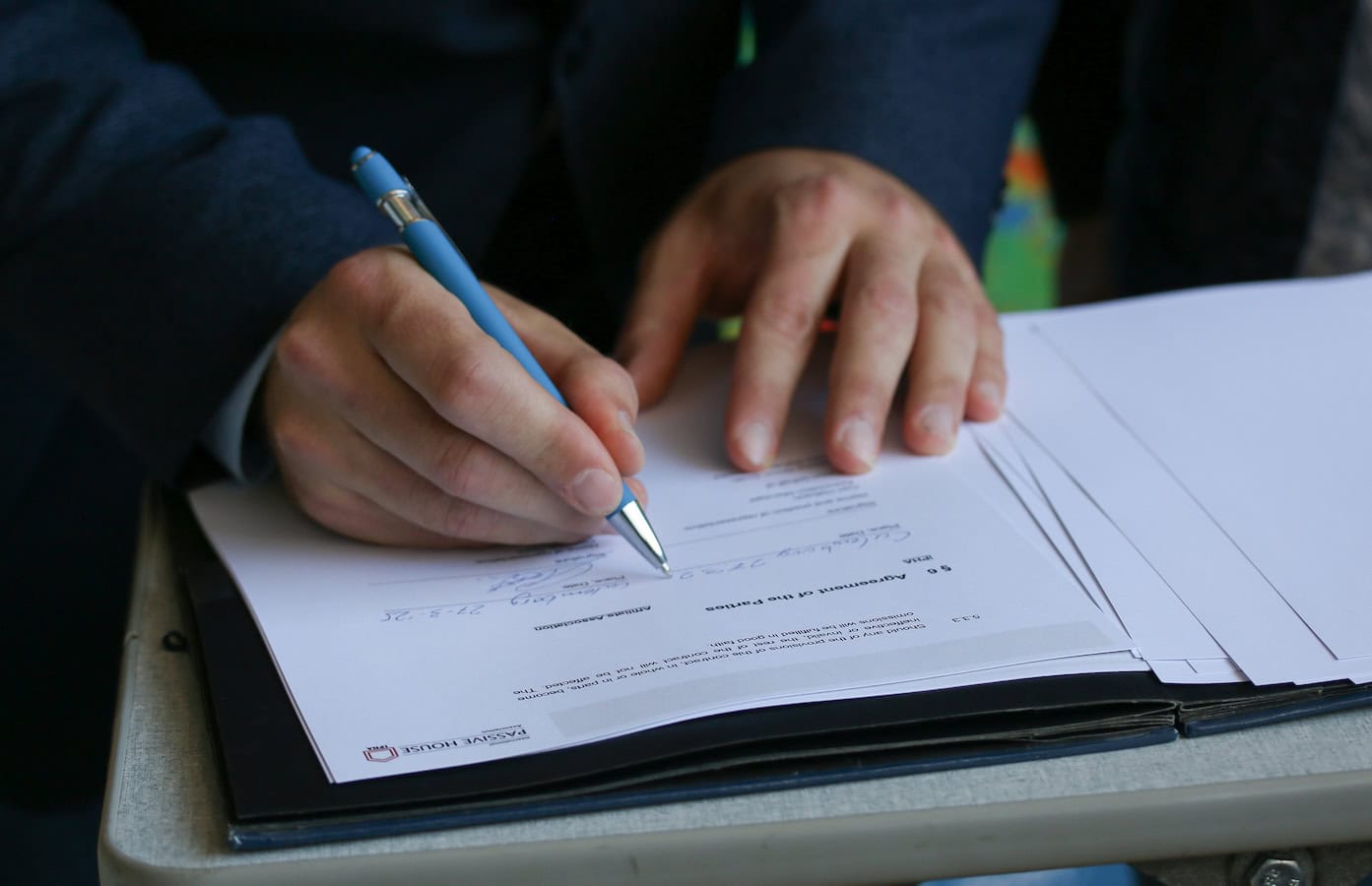 Ondertekening samenwerkingscontract KERN als affiliate-partner en de international Passive House Association, iPHA. Via het online-platform Connect Expert plus biedt KERN als iPHA zusterorganisatie een betere verbinding met de wereldwijde ontwikkelingen van passief bouwen renoveren. Hiermee ondersteunt KERN passiefhuis-professionals met energiezuinig, betaalbaar en integraal ontwerpen en bouwen. Lowtech.
