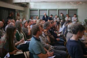 Vaart maken met energiezuinig en betaalbaar passief bouwen en EnerPHit-renovatie. Veel animo en enthousiast publiek op het Lowtech-festival van DNA in de bouw en Kennisinstituut KERN.