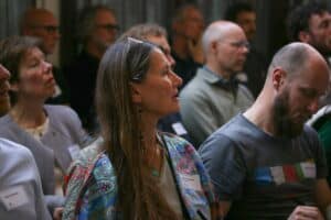 Vaart maken met energiezuinig en betaalbaar passief bouwen en EnerPHit-renovatie. Veel animo en enthousiast publiek op het Lowtech-festival van DNA in de bouw en Kennisinstituut KERN.