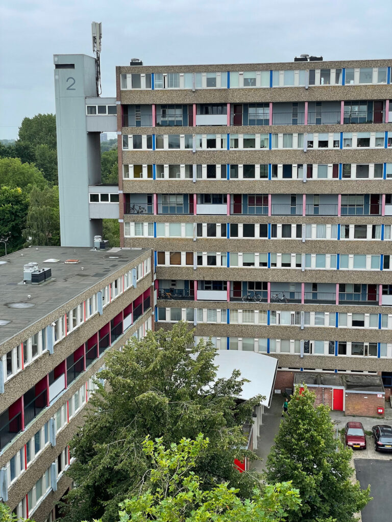 Bestaande situatie VvE-appartementengebouw De Meerpaal Groningen woonlastenneutrale renovatie_BouwNext