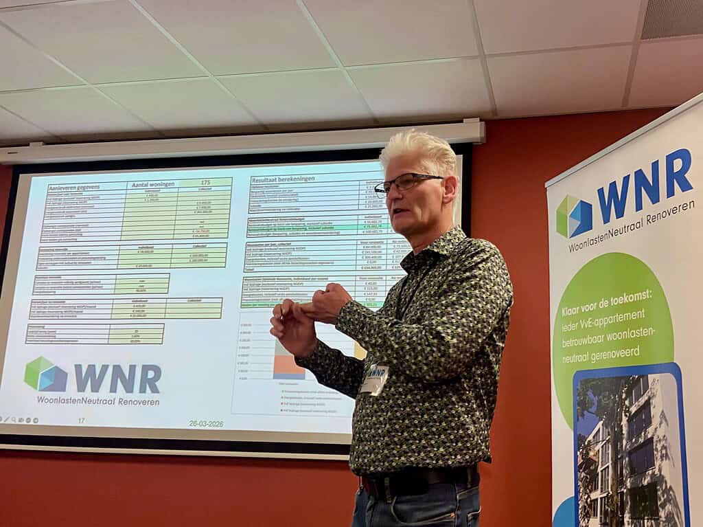 CondoReno workshop en matchmaking @Lowtech congres 2026_Walter van Steenis presenteert de WNR-tool waarmee bewoners zelf de woonlasten na hun renovatie kunnen inschatten